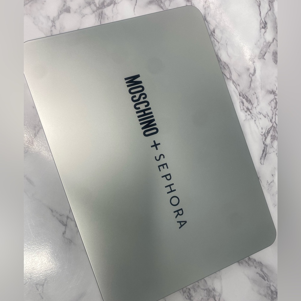 Moschino + Sephora Silver Laptop Eyeshadow Palette - Picture 11 of 12